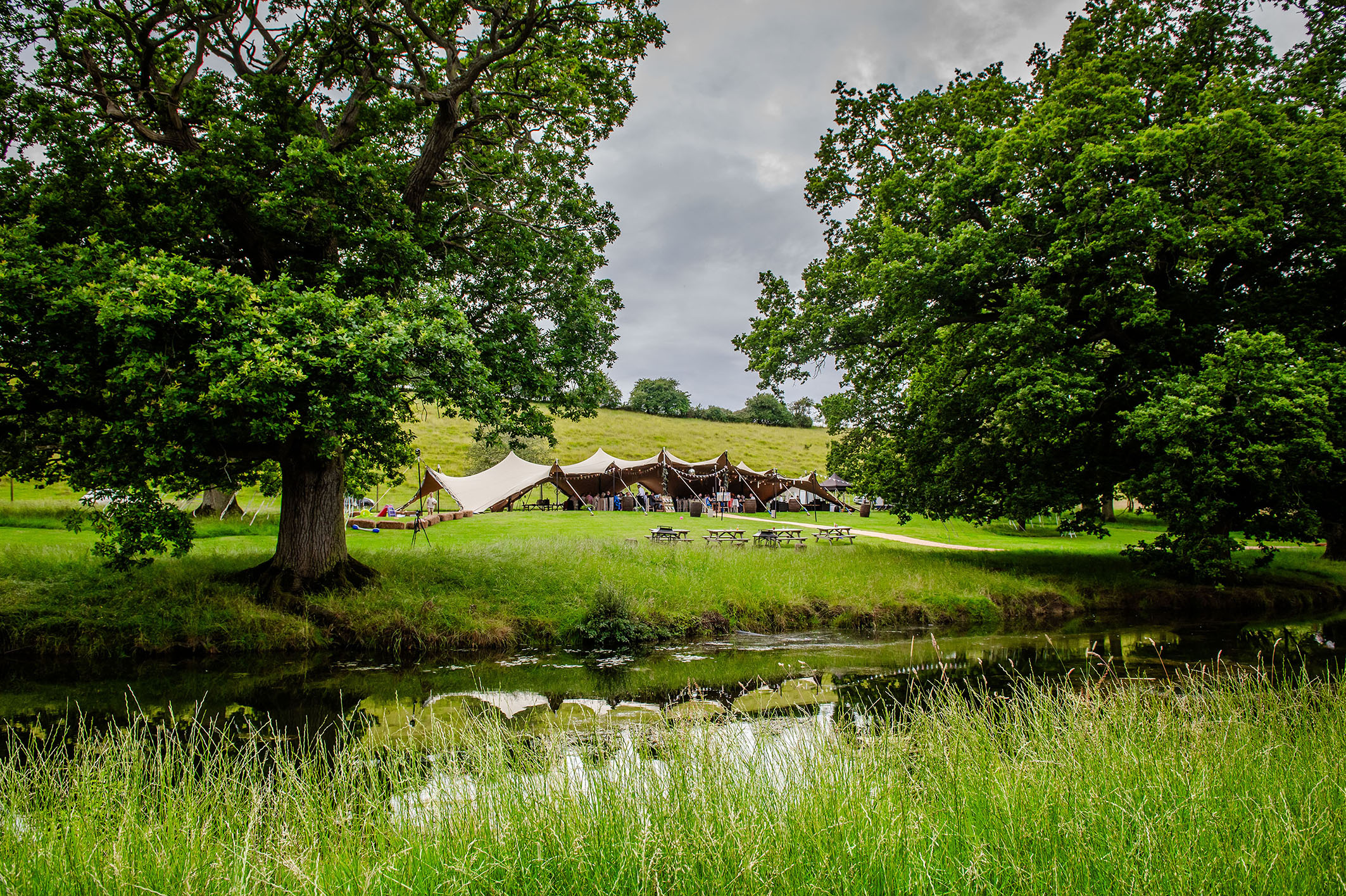 Wedding photography Lakeside Maisemore Gloucester hidden lake site